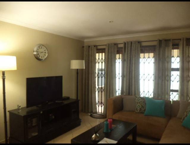 2 BEDROOM TOWNHOUSE FOR SALE IN FERNDALE